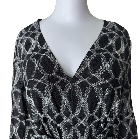 NWT MISSONI Tie-front Metallic
Mini Dress Black Silver Fit and Flare Size 38 - Picture 8 of 16